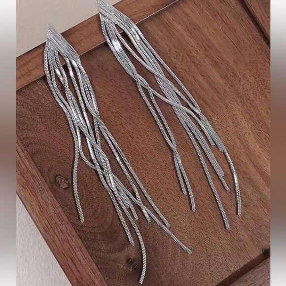 Cascade Chain Metal Statement Silver earrings - Picture 3 of 10